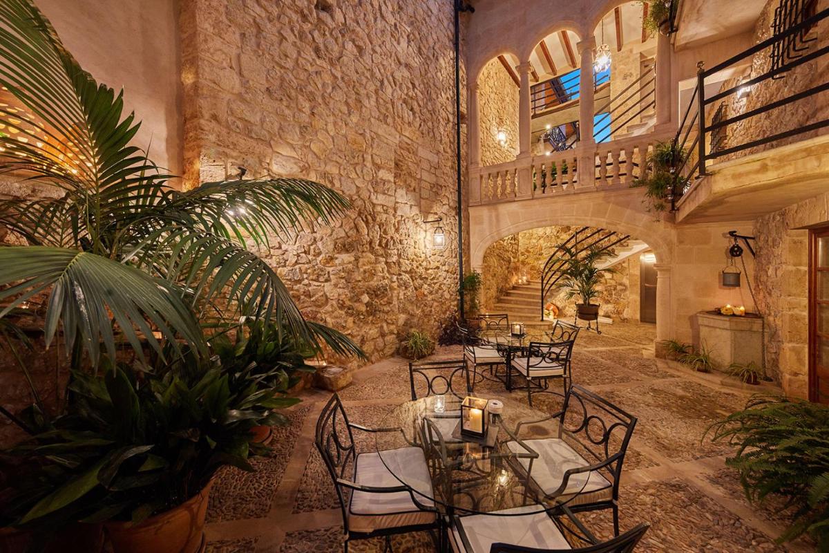 Un patio o zona al aire libre en Cas Comte Suites & Spa - Adults Only
