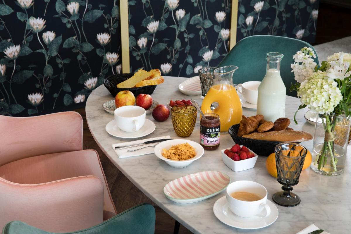 Nourriture dans l'hôtel ou à proximité