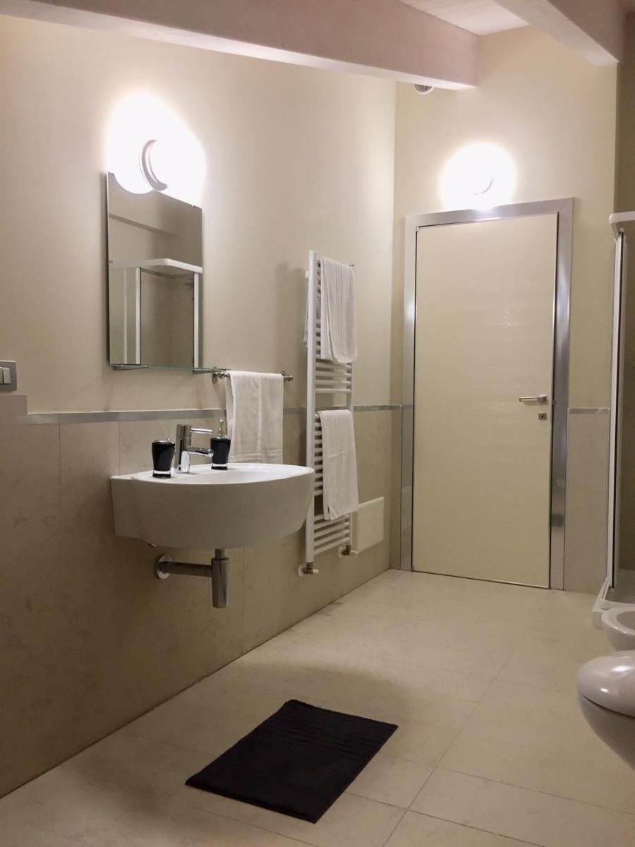 RESIDENZA VIRGILIANA SUITE con terrazza-Centro Storico - Housity