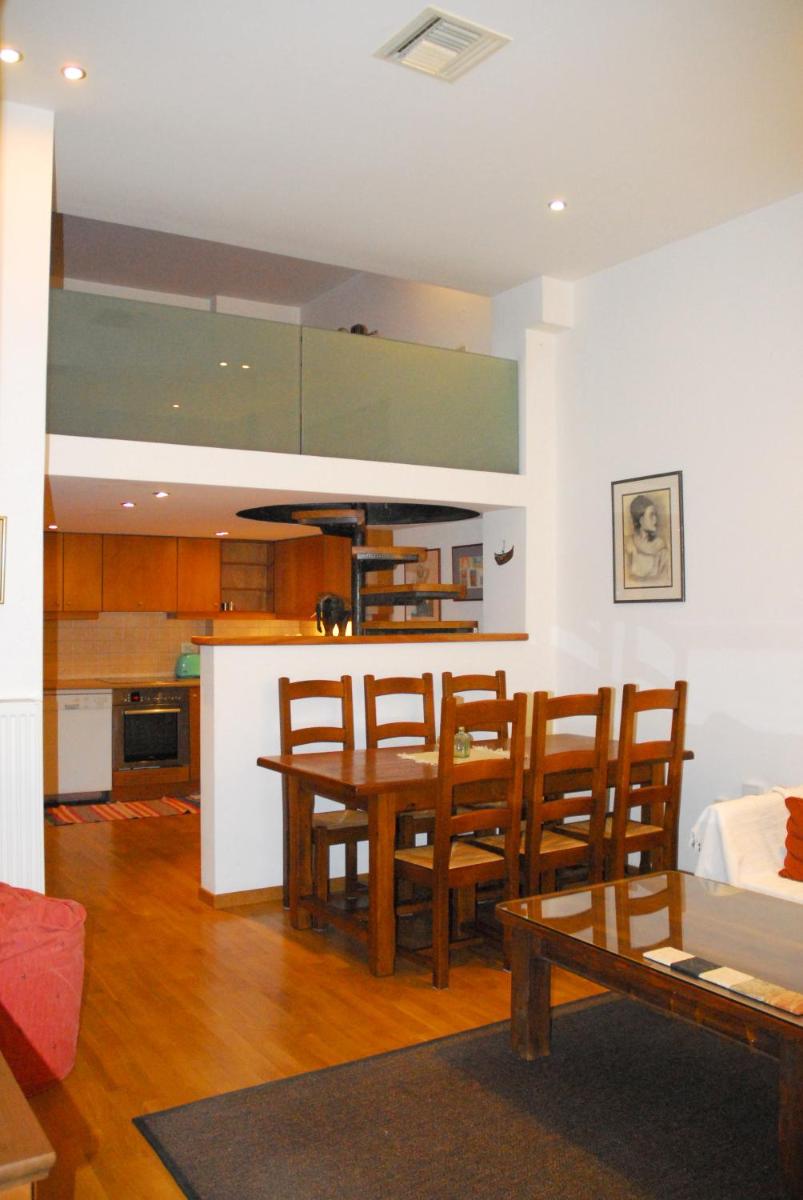 Luxurious Loft with Jacuzzi - Housity