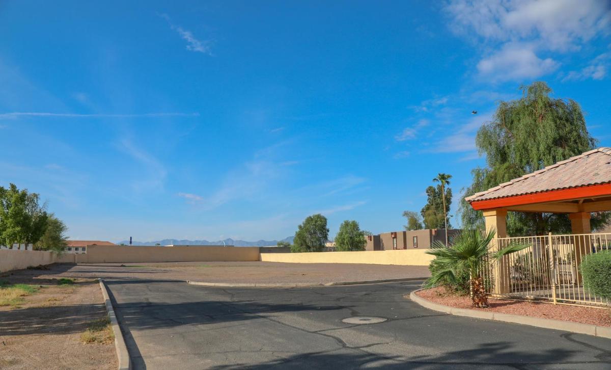 Budget Inn Phoenix - Housity