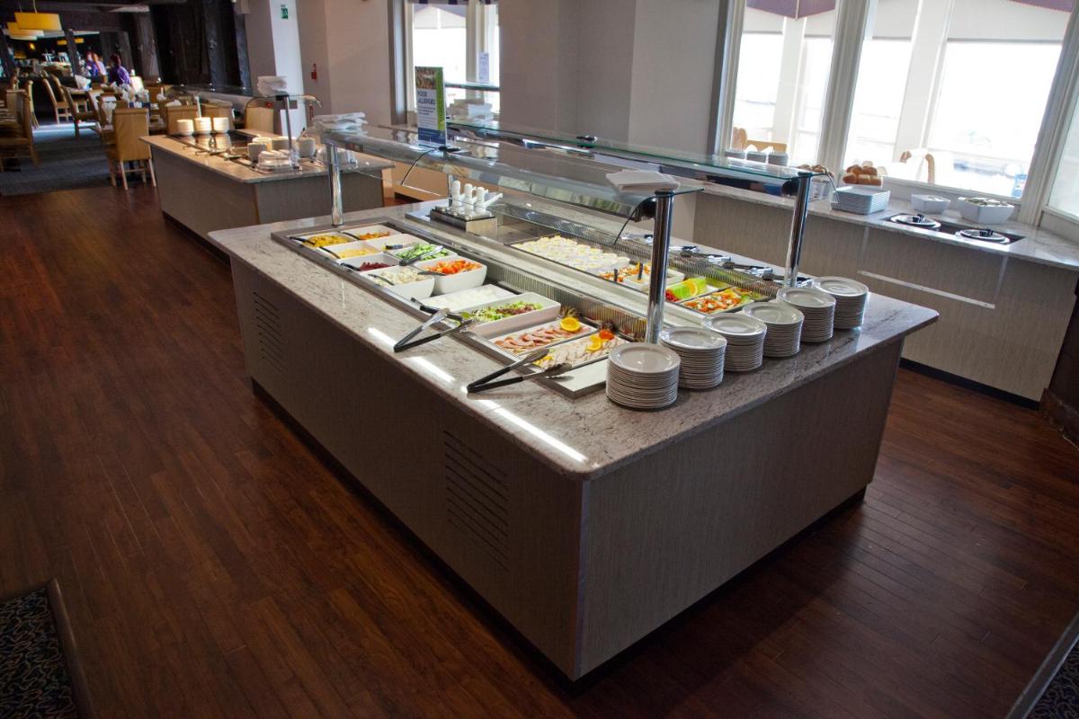 Claremont Hotel - All Inclusive! - Housity