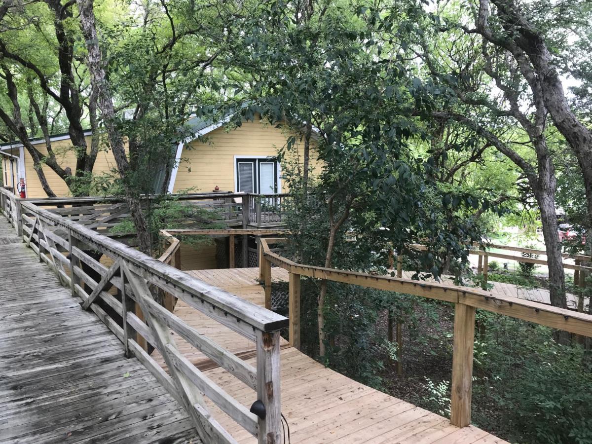Bed and Breakfast on White Rock Creek - Housity