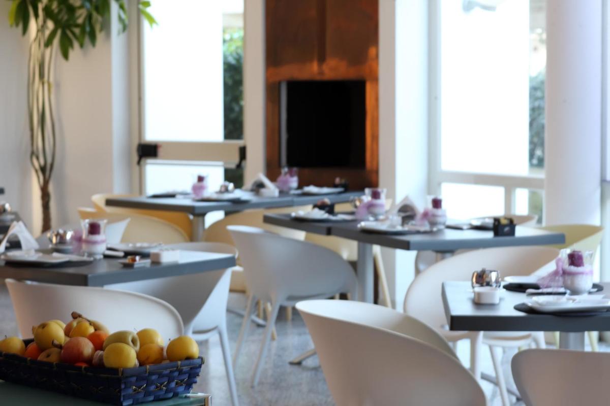 Hotel Zeffiro - Housity