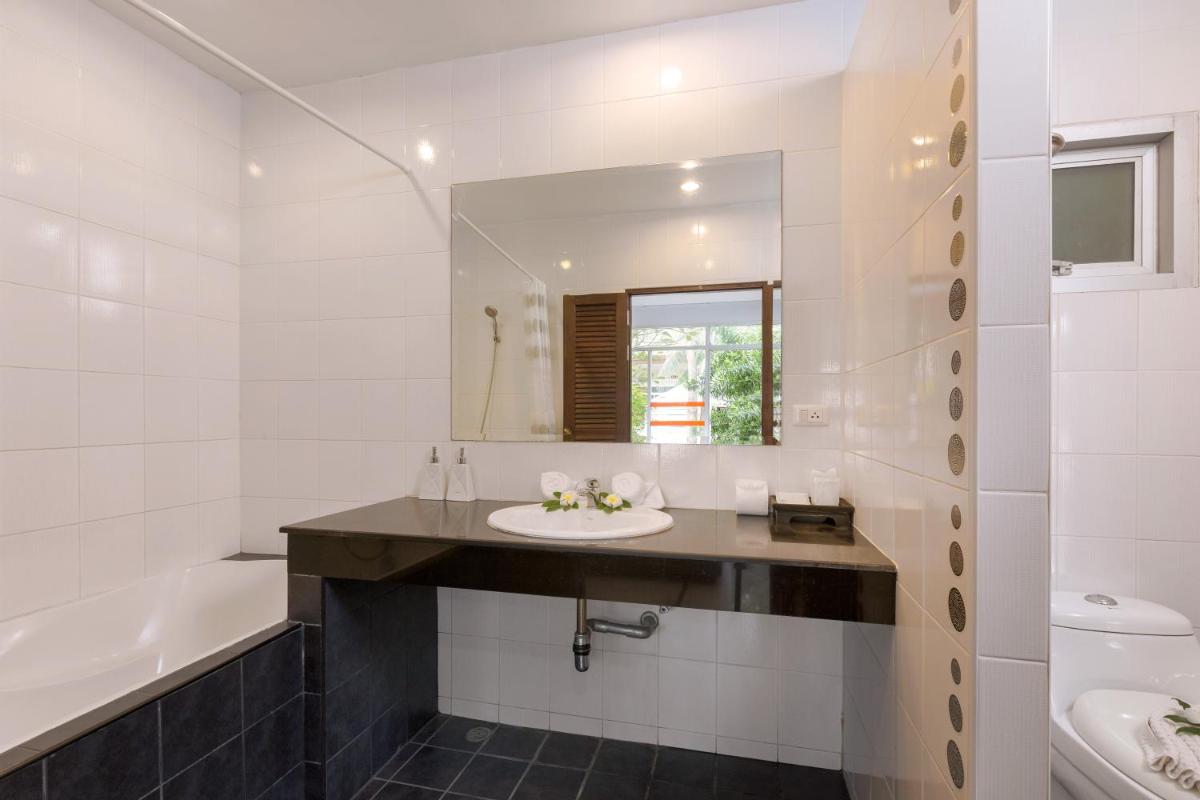 Phuket Sea Resort SHA Extra Plus - Housity