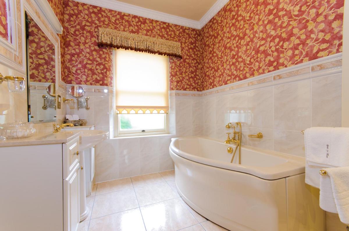 Glen-Yr-Afon House Hotel - Housity
