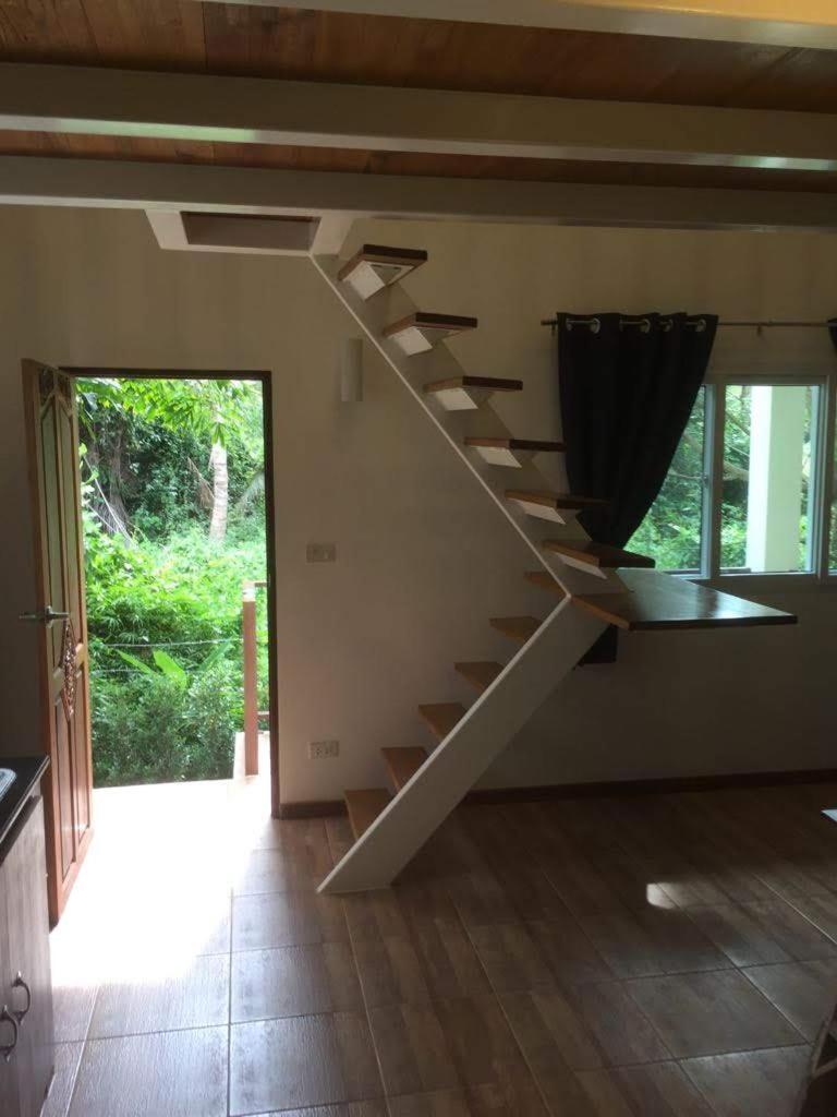 Jungle View Suite - Housity
