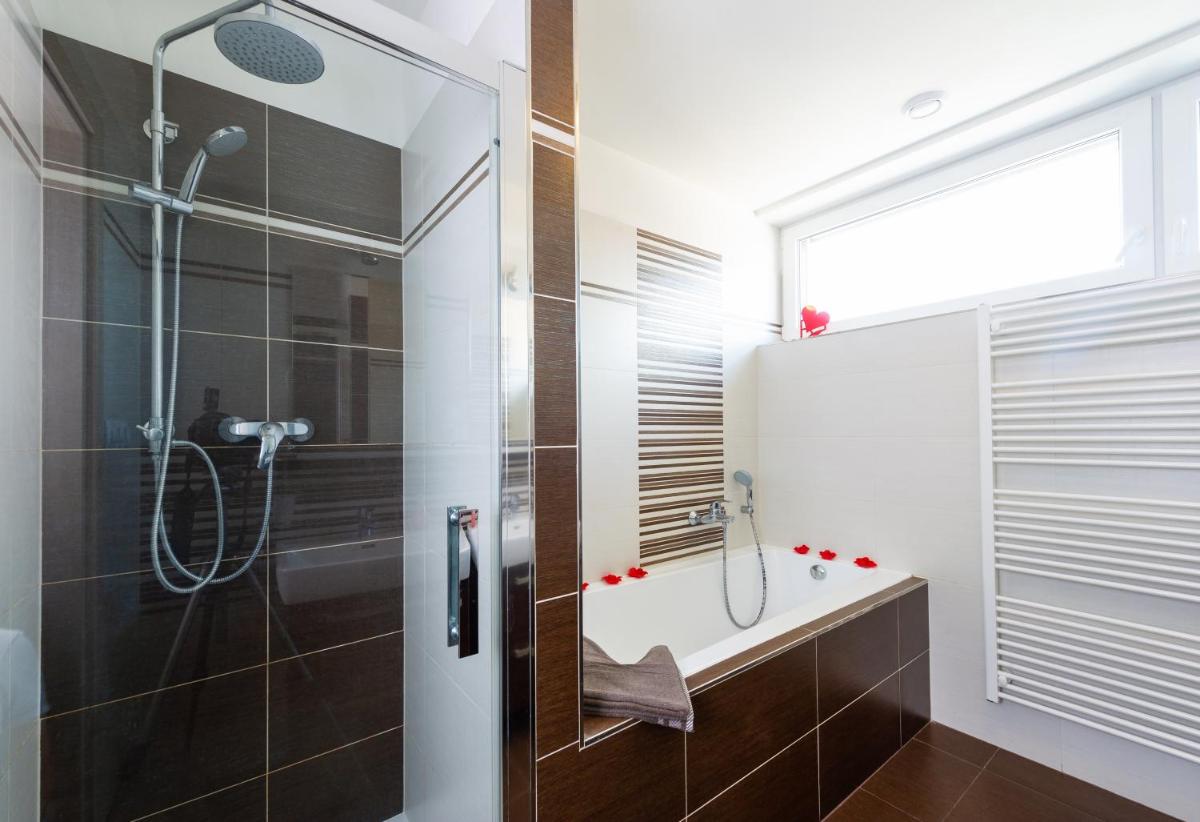 Riverside Apartments - Housity