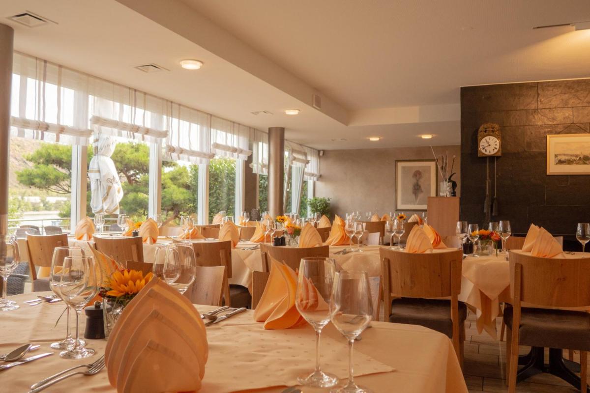 Hotel Villa am Rhein - Housity