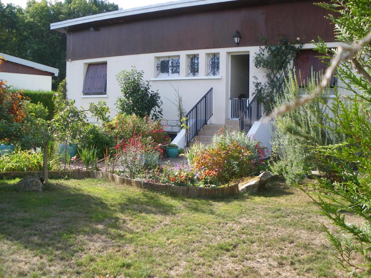 Chambre d'Hôtes - DOUCE NUI-THE - Housity