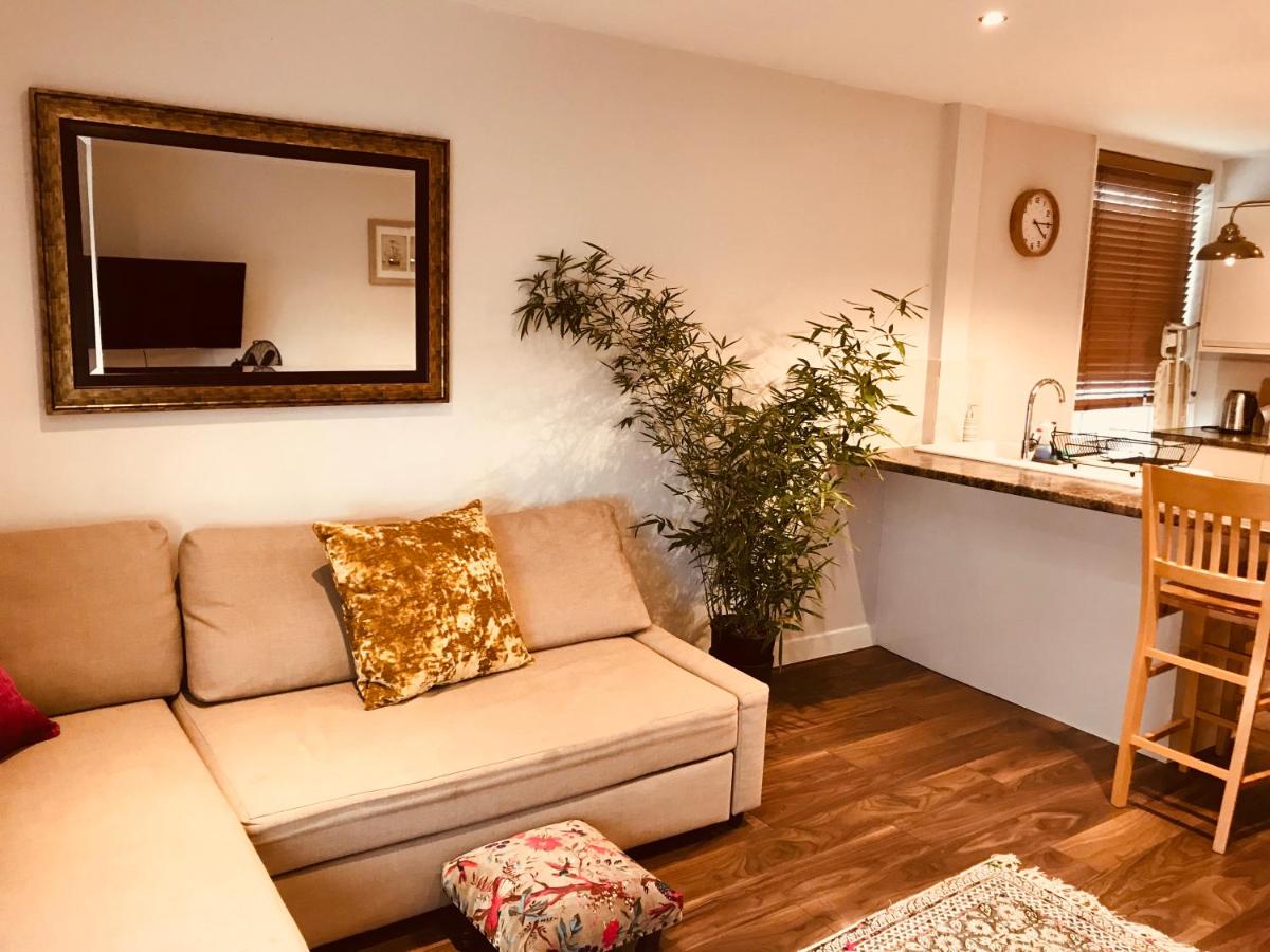 Modern One Bedroom Apartment near the seafront - Housity