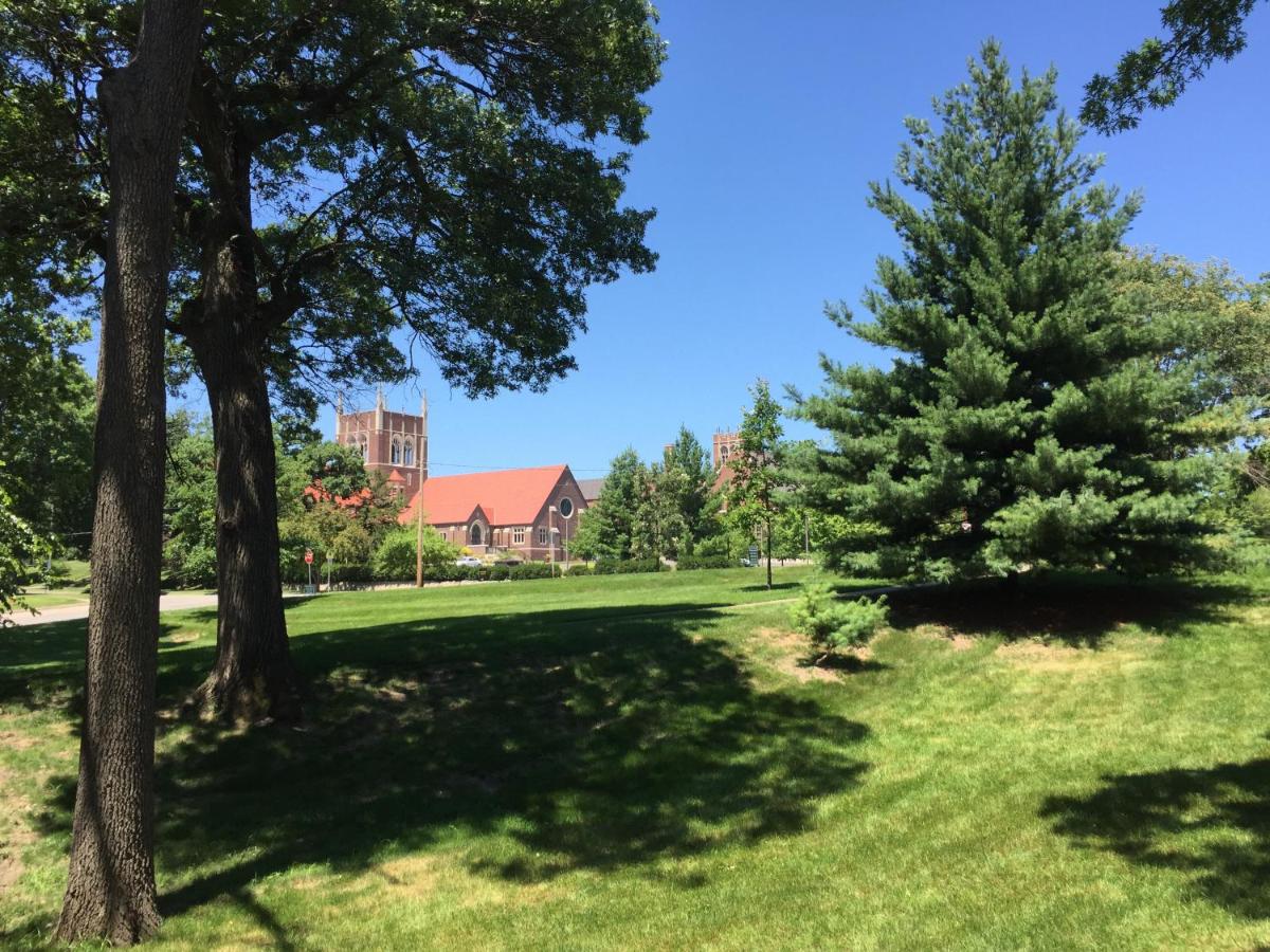 Historical Oscar Lofquist house in the heart of Des Moines - Housity
