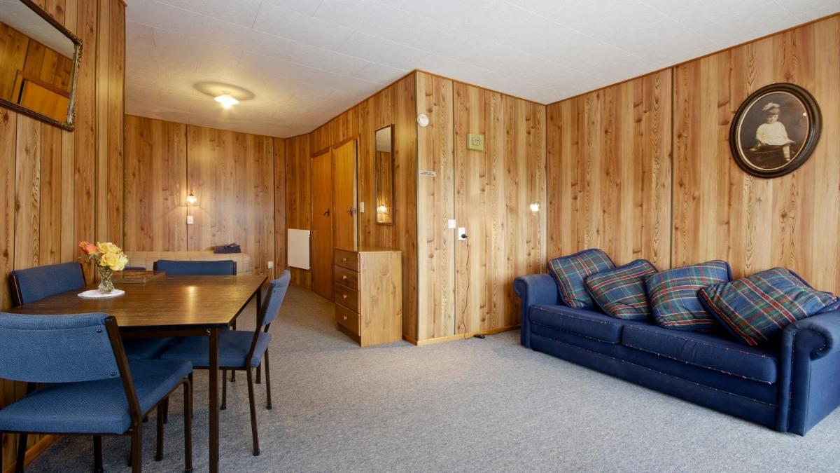 Owaka Lodge Motel - Housity