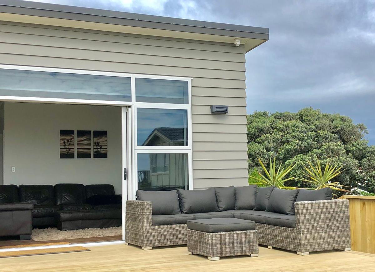 Otaki Beachfront Getaway - Housity
