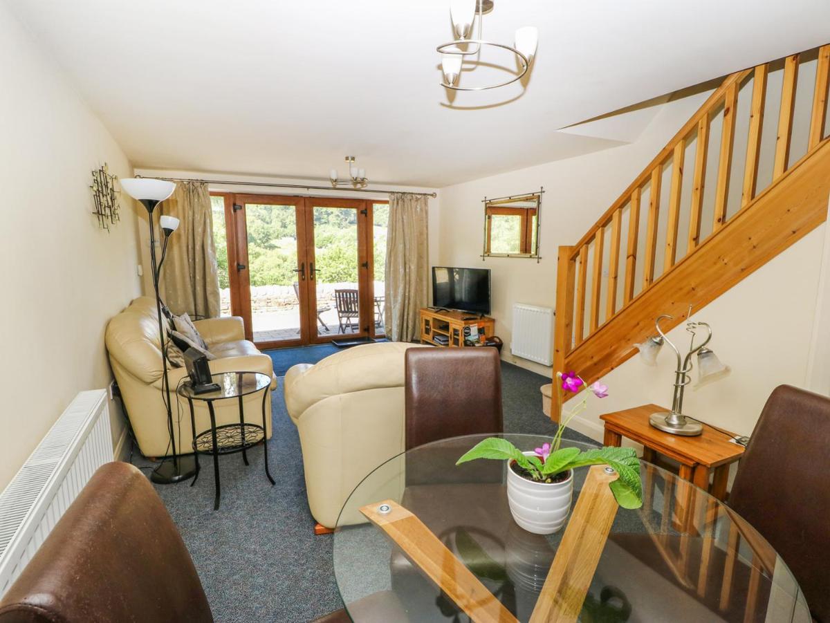 Hove Wood View - Housity
