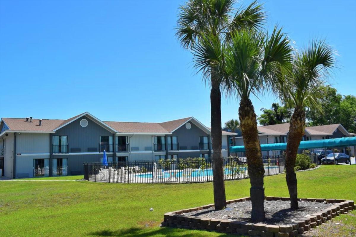 Howard Johnson by Wyndham Beaufort/Parris Island - Housity