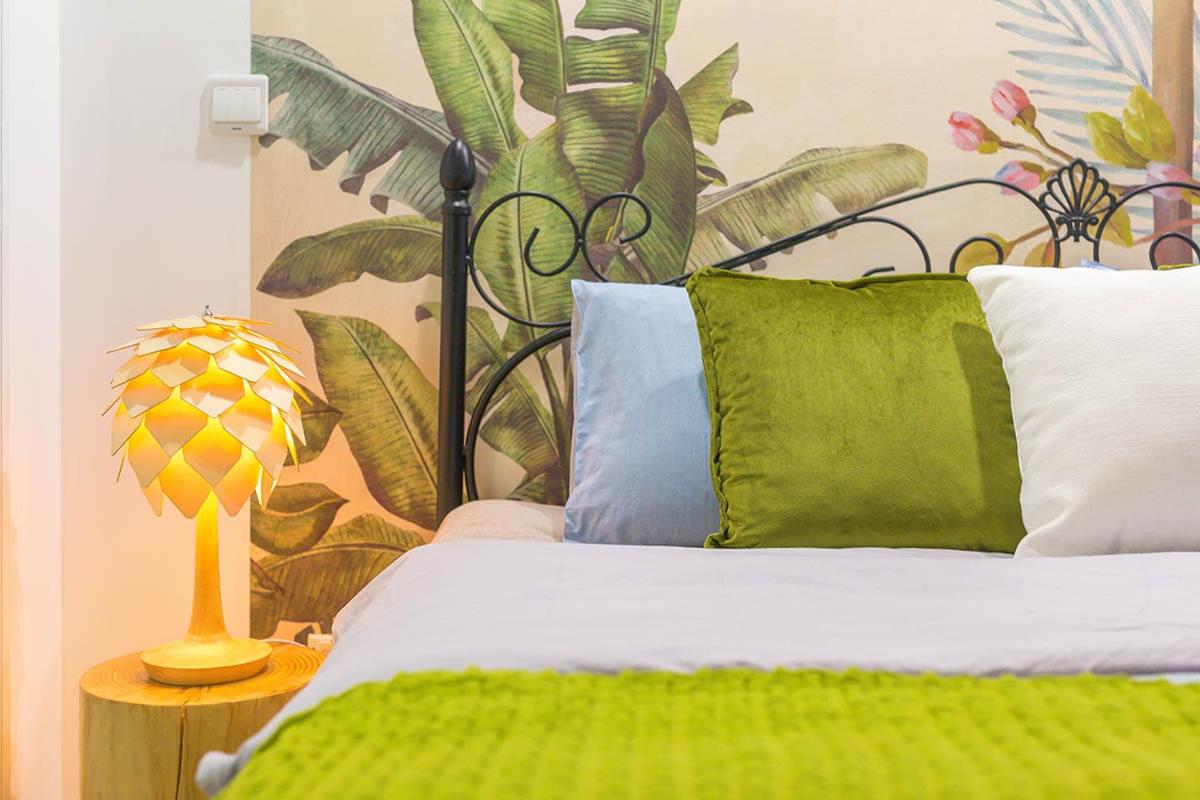Chongqing Yuzhong·JieFangBei· Locals Apartment 00162120 - Housity