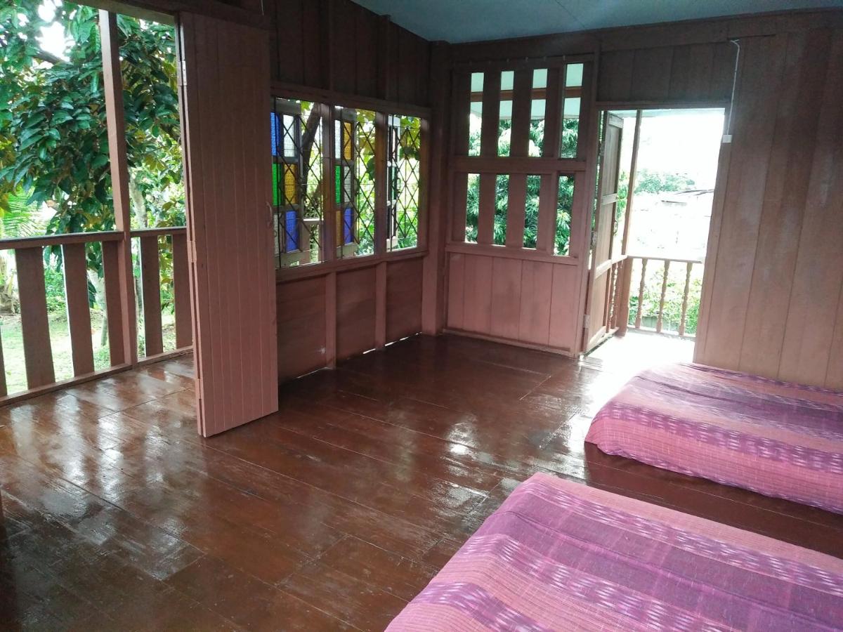 Three moon - Housity