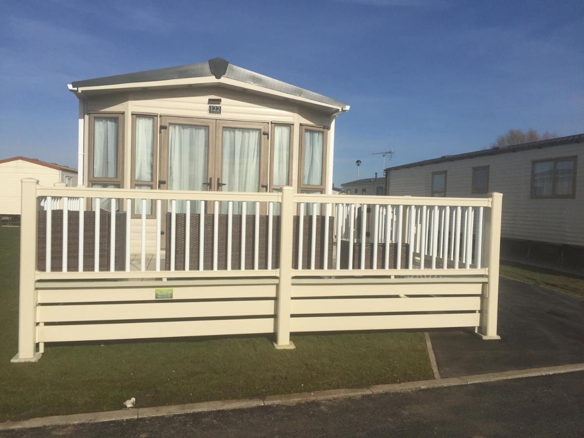 tattershall lakes - Housity
