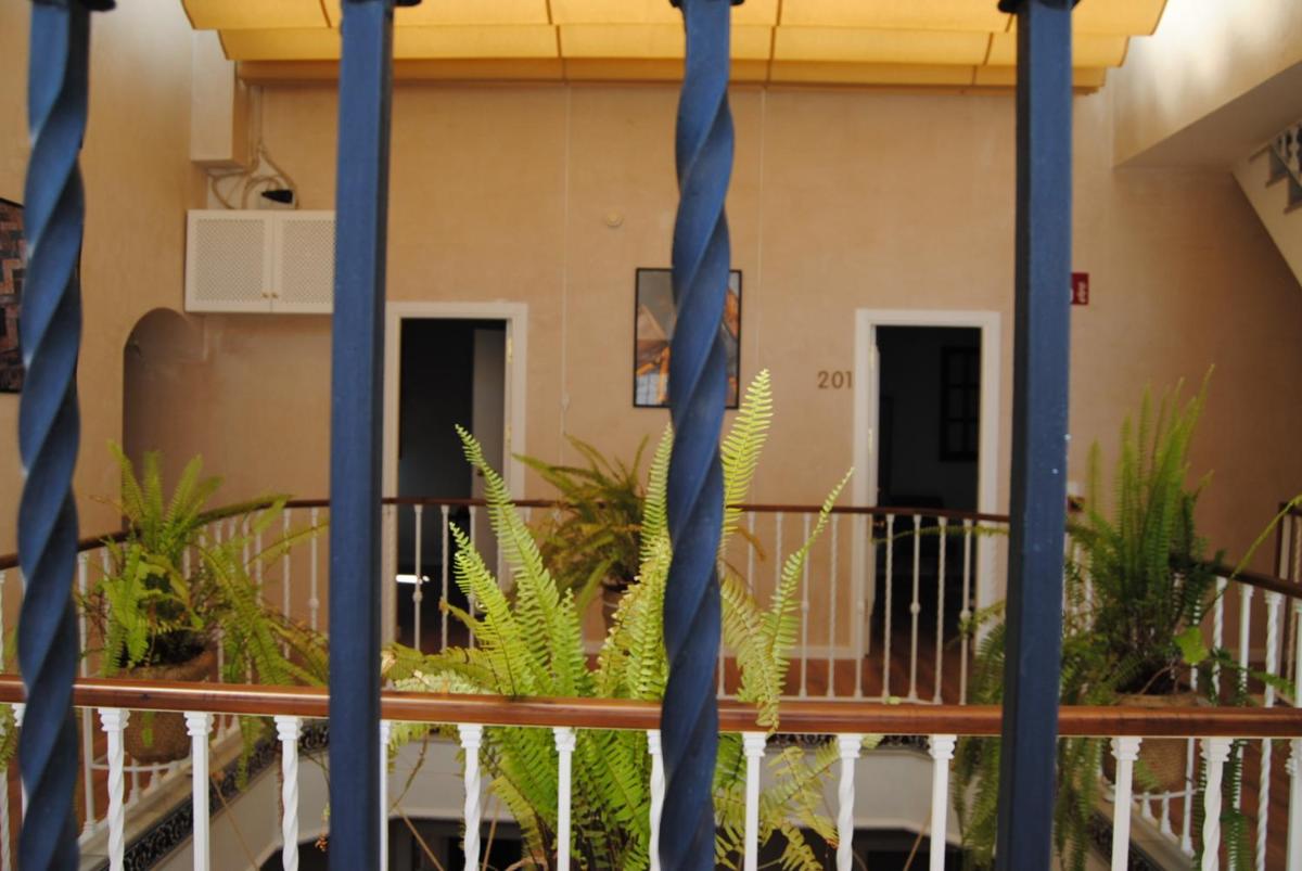 Pensión Córdoba - Housity