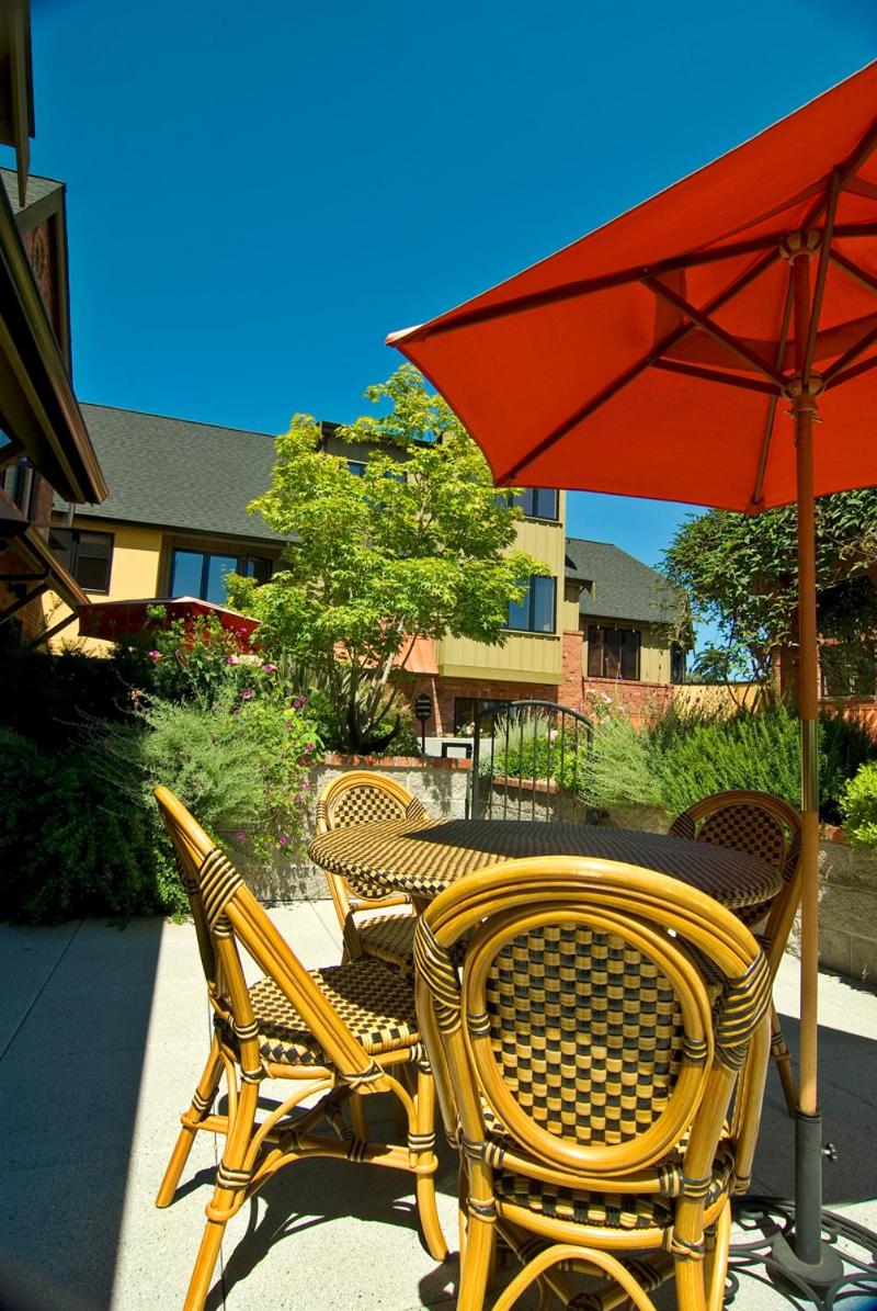 The Eagle Harbor Inn - Housity