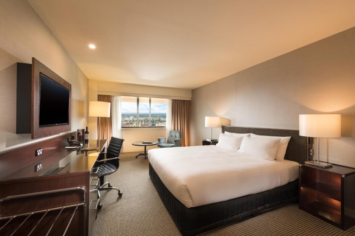 Stamford Plaza Adelaide - Housity