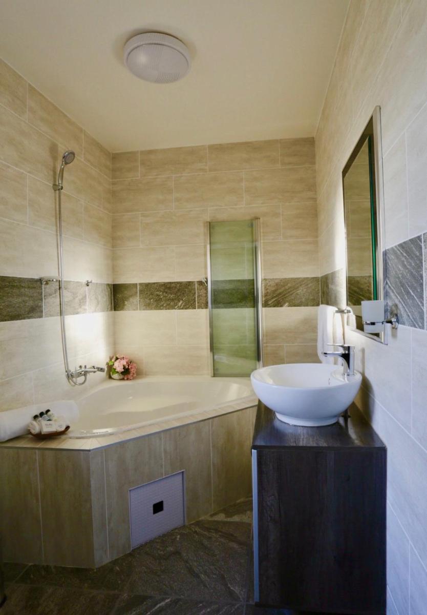 The Clan Guest House - Housity