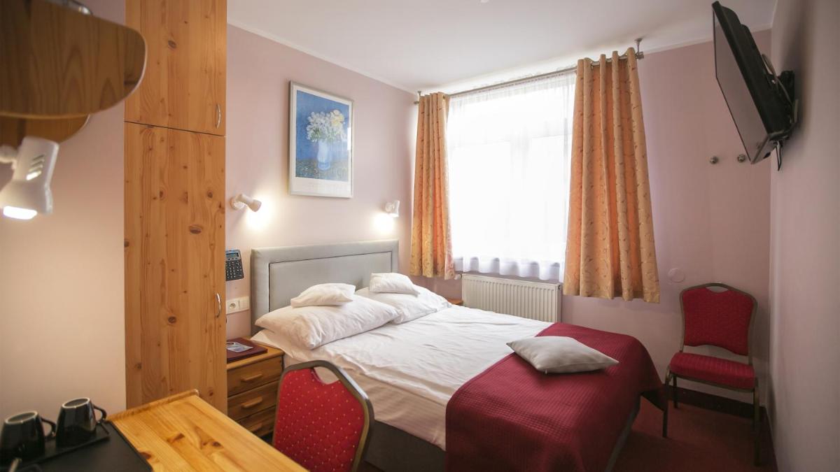 Hotel Unibus - Housity