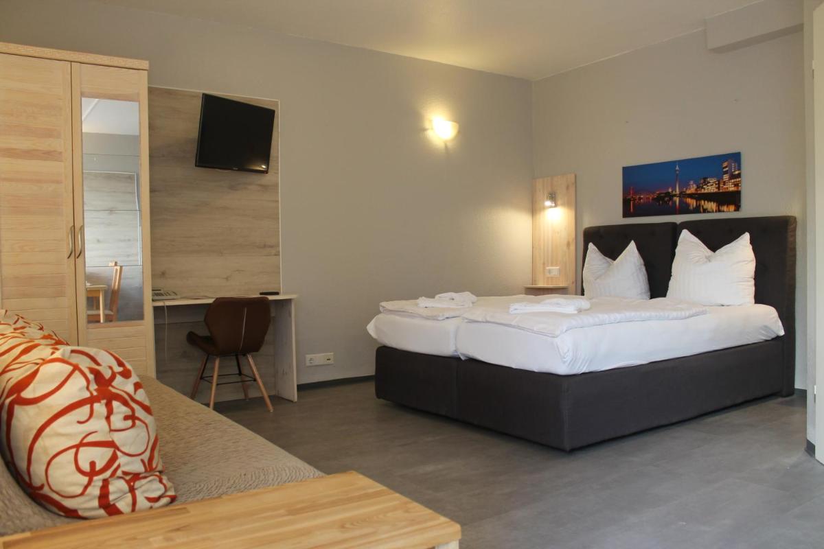 City Lounge Hotel - Housity