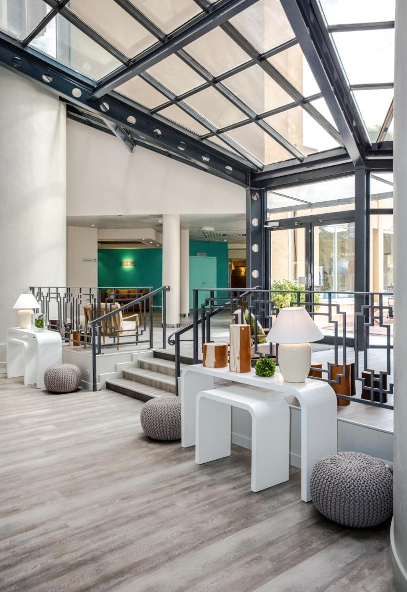 Coin salon dans l'établissement Mercure Thalasso & Spa Port Fréjus