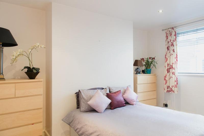 Large 2 Bedroom 2 Bathroom Apartment in Westminster - Housity