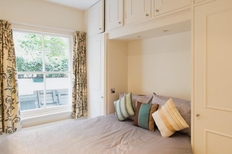 Large 2 Bedroom 2 Bathroom Apartment in Westminster - Housity