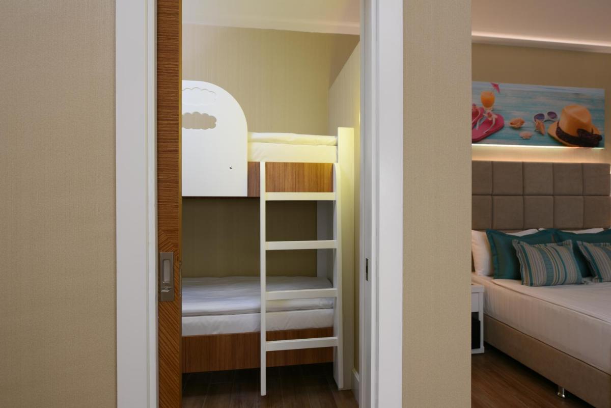 Asia Beach Resort & Spa Hotel - Housity