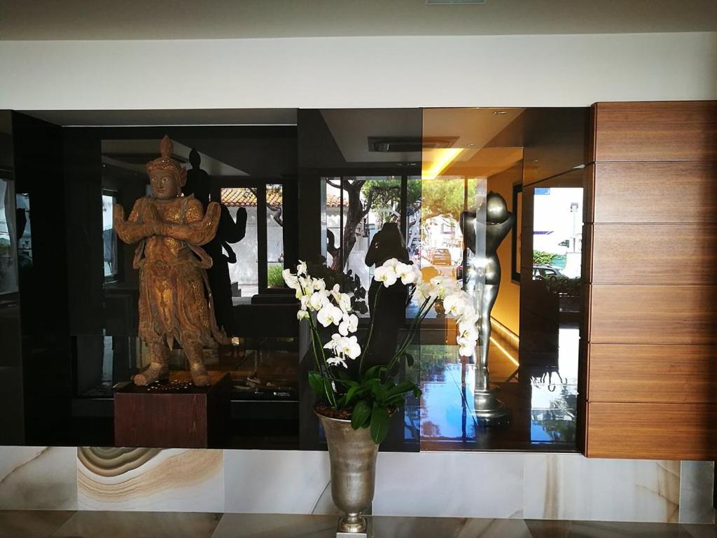 Imagen de la galería de Cosmopolita Hotel Boutique & Spa, en Platja d'Aro