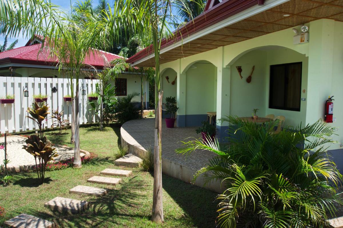 The Three Shooting Stars - Housity