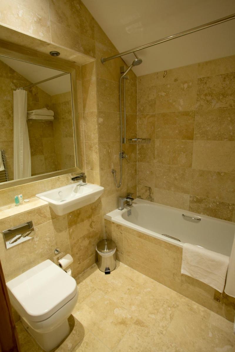 The Black Swan - Housity
