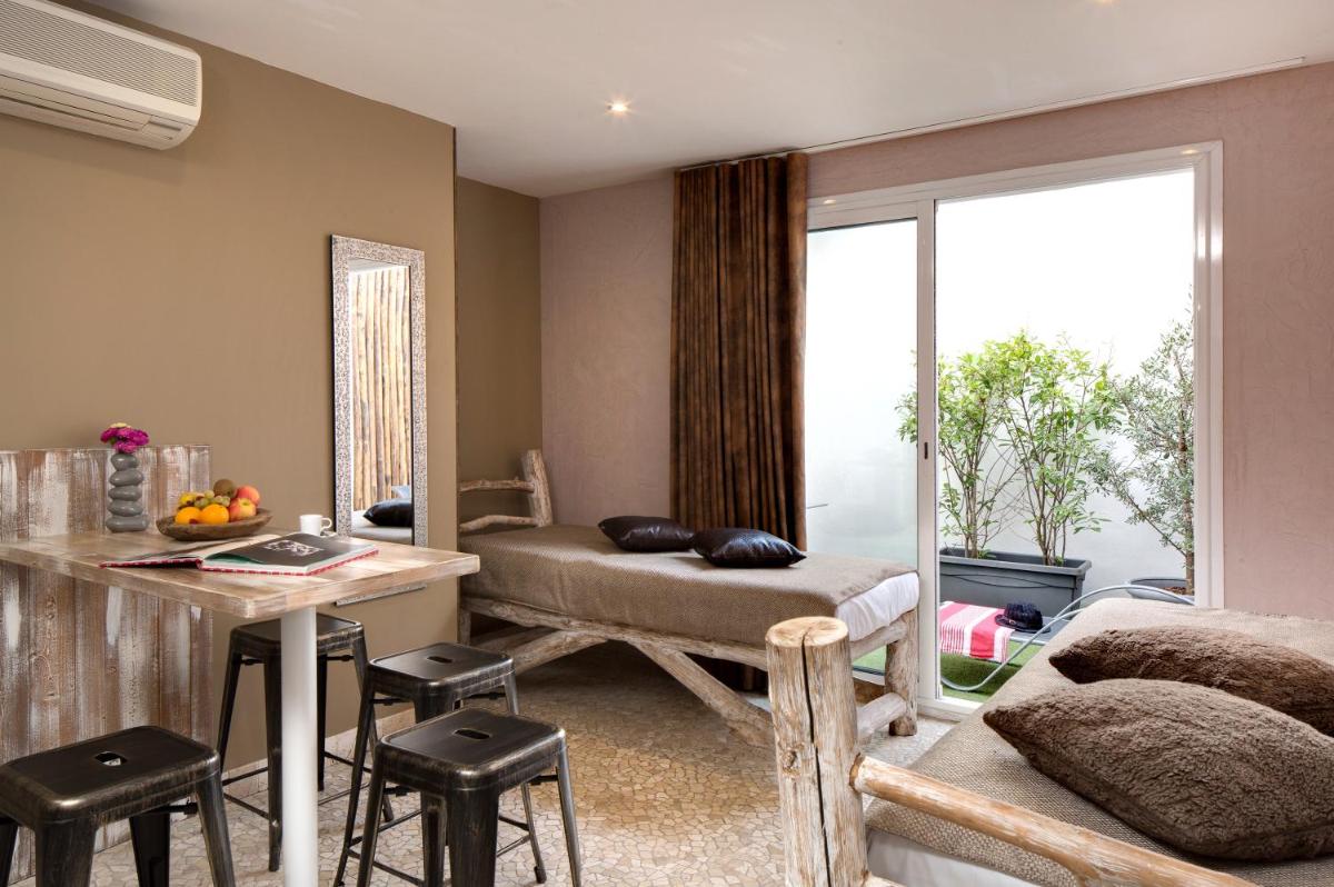 Coin salon dans l'établissement Vila De La Mar & Spa