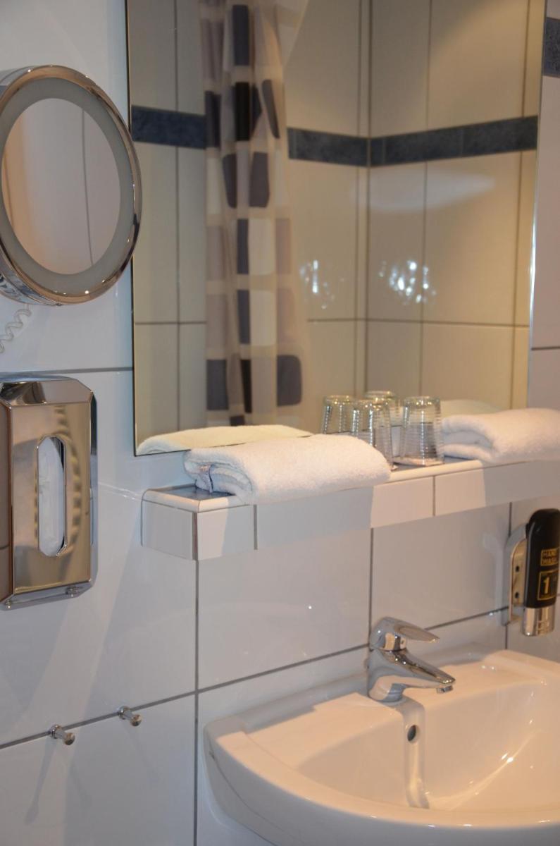 Hotel Zwei Mohren - Housity