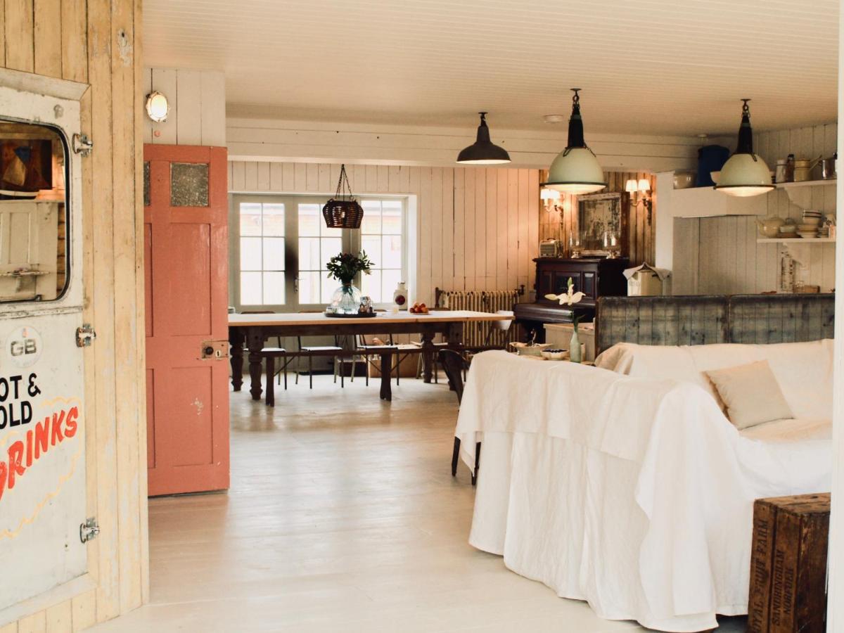 Beach House. Camber Sands. Sleeps 12 - Housity