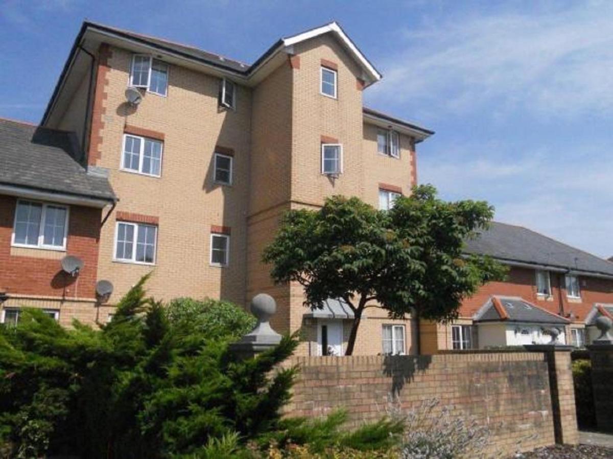 Cardiff Bay Apartment - Housity