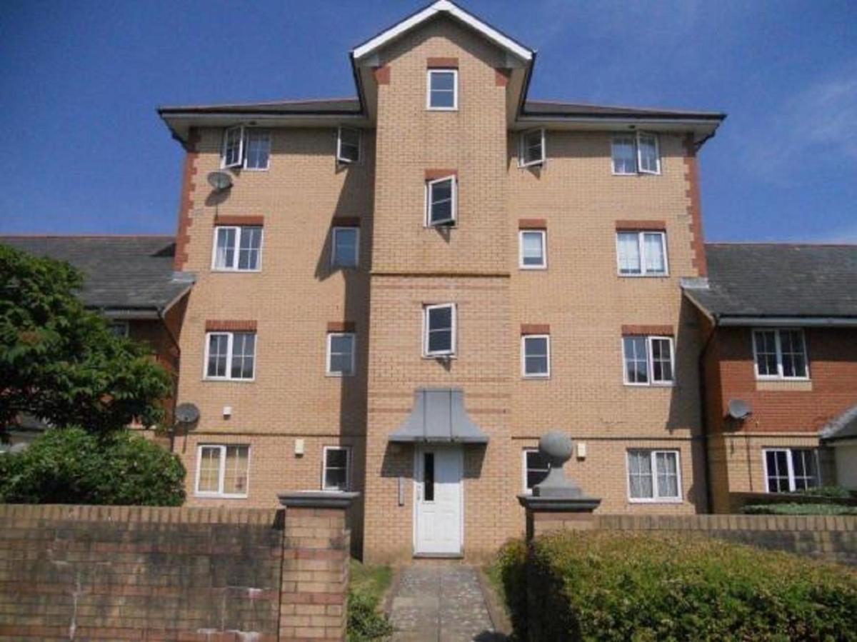 Cardiff Bay Apartment - Housity