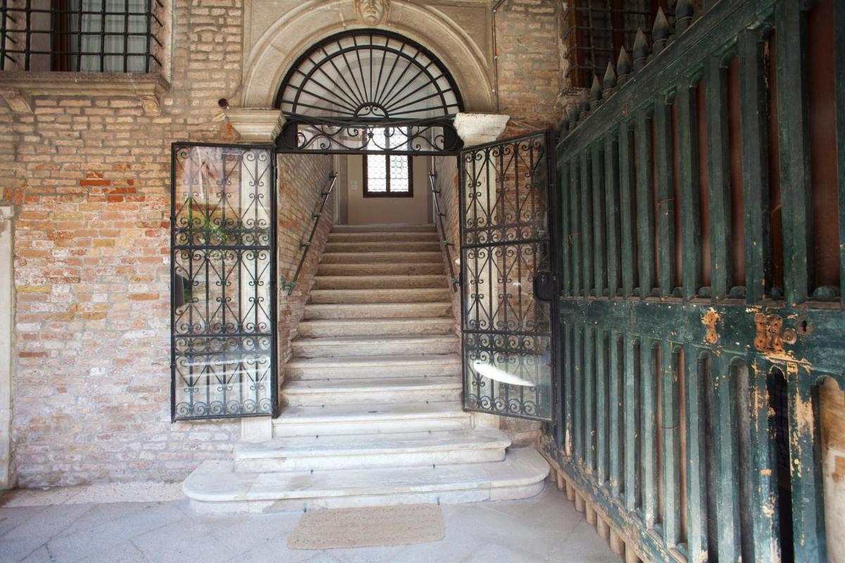 Al Mezzanino, Palazzo Torniello - Housity