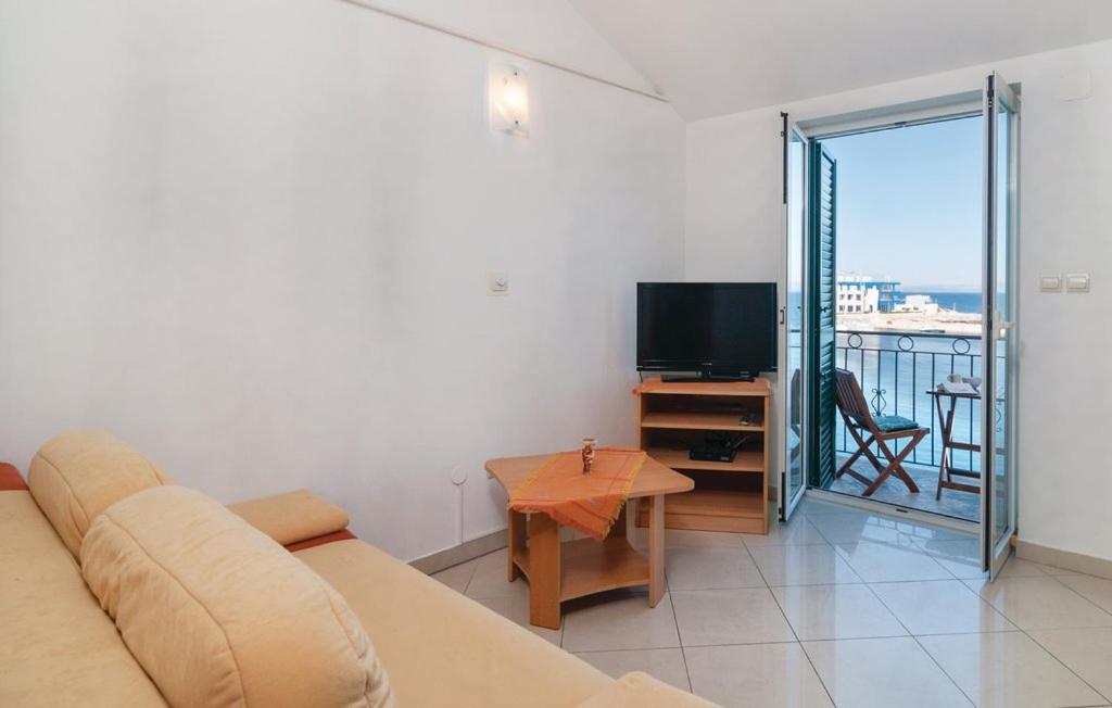 Direct At Sea - Housity