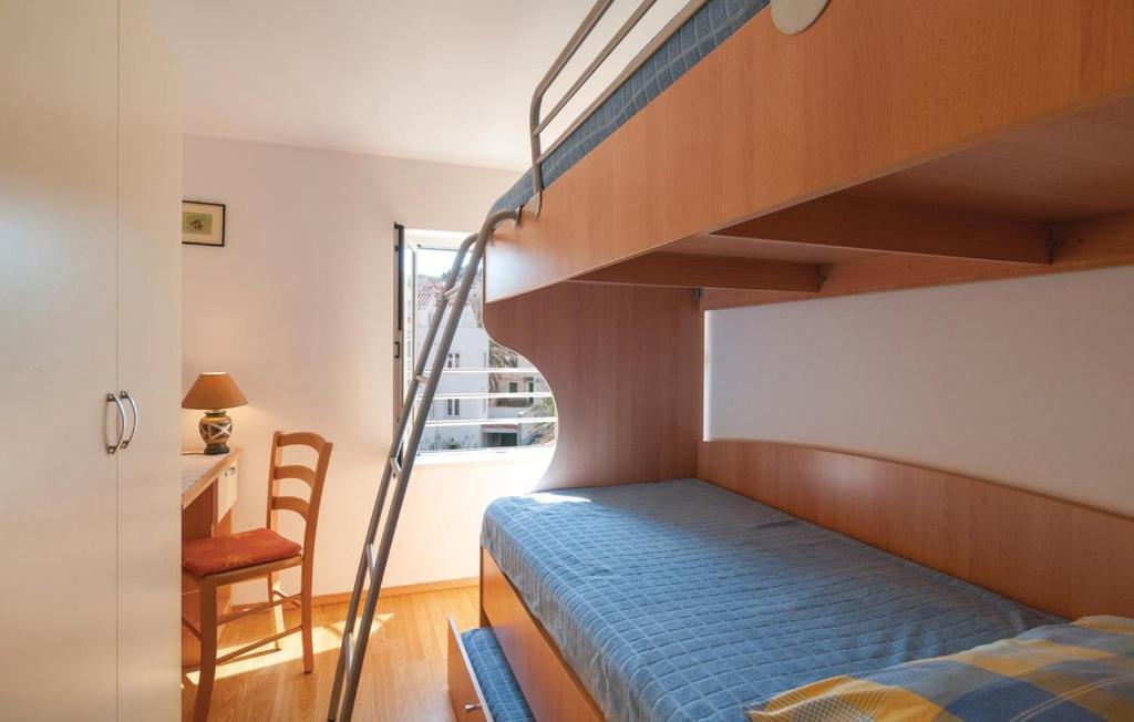 Direct At Sea - Housity