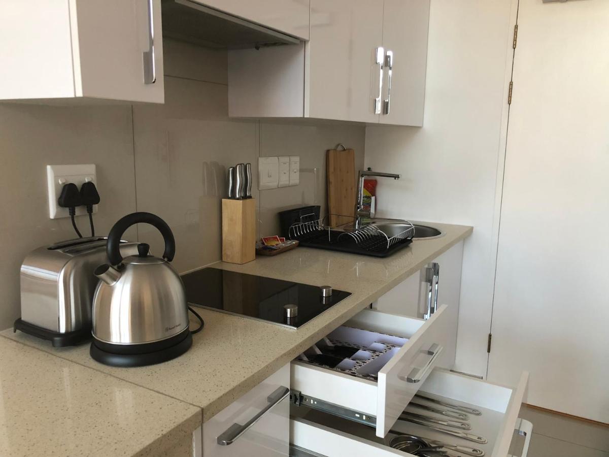 Urban Awe Apartment- iTowers 18th Floor - Housity