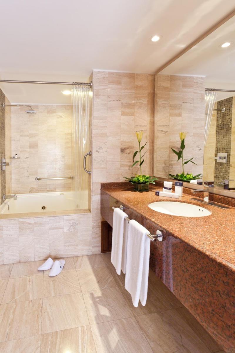 Hotel Windsor House Inn By GEH Suites - Housity