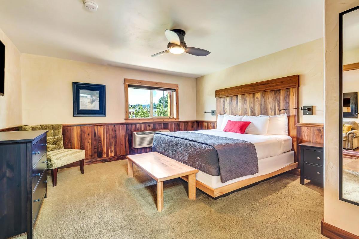Wall Street Suites - Housity