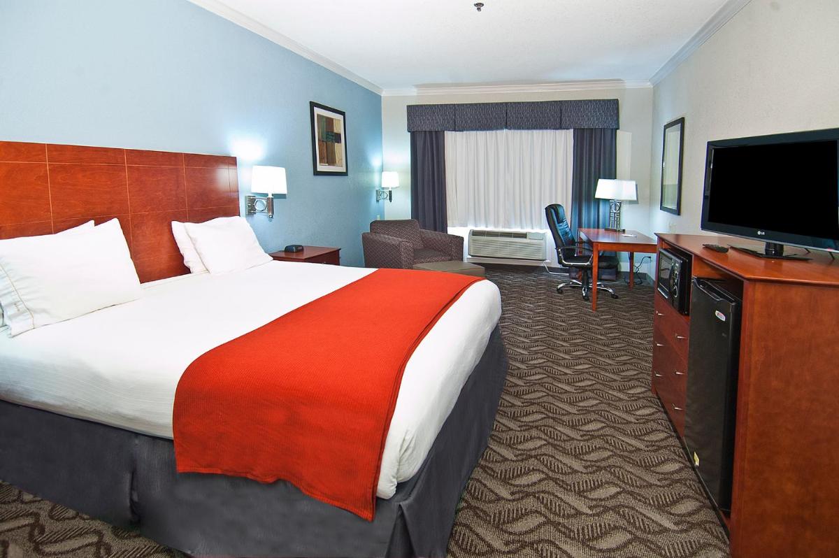 Holiday Inn Express Hotel and Suites Lake Charles by IHG - Housity