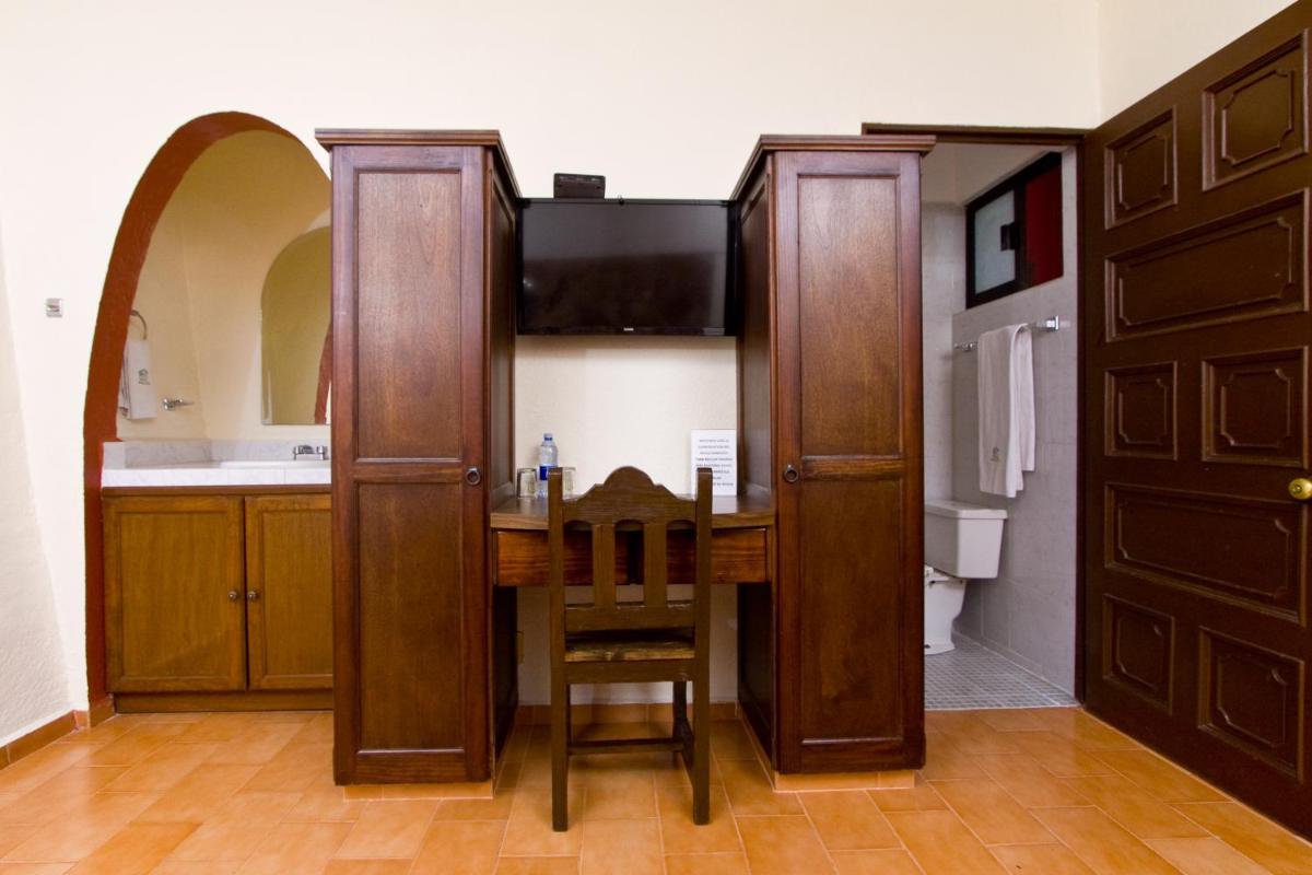 Hotel & Motel Hacienda Jiutepec - Housity