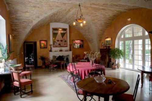 Coin salon dans l'établissement Domaine du Grand Malherbes